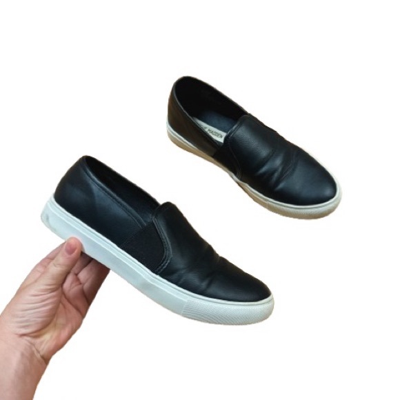 Steve Madden Black & White Emlen Slip On Sneaker Womens Size 8 - Picture 1 of 10